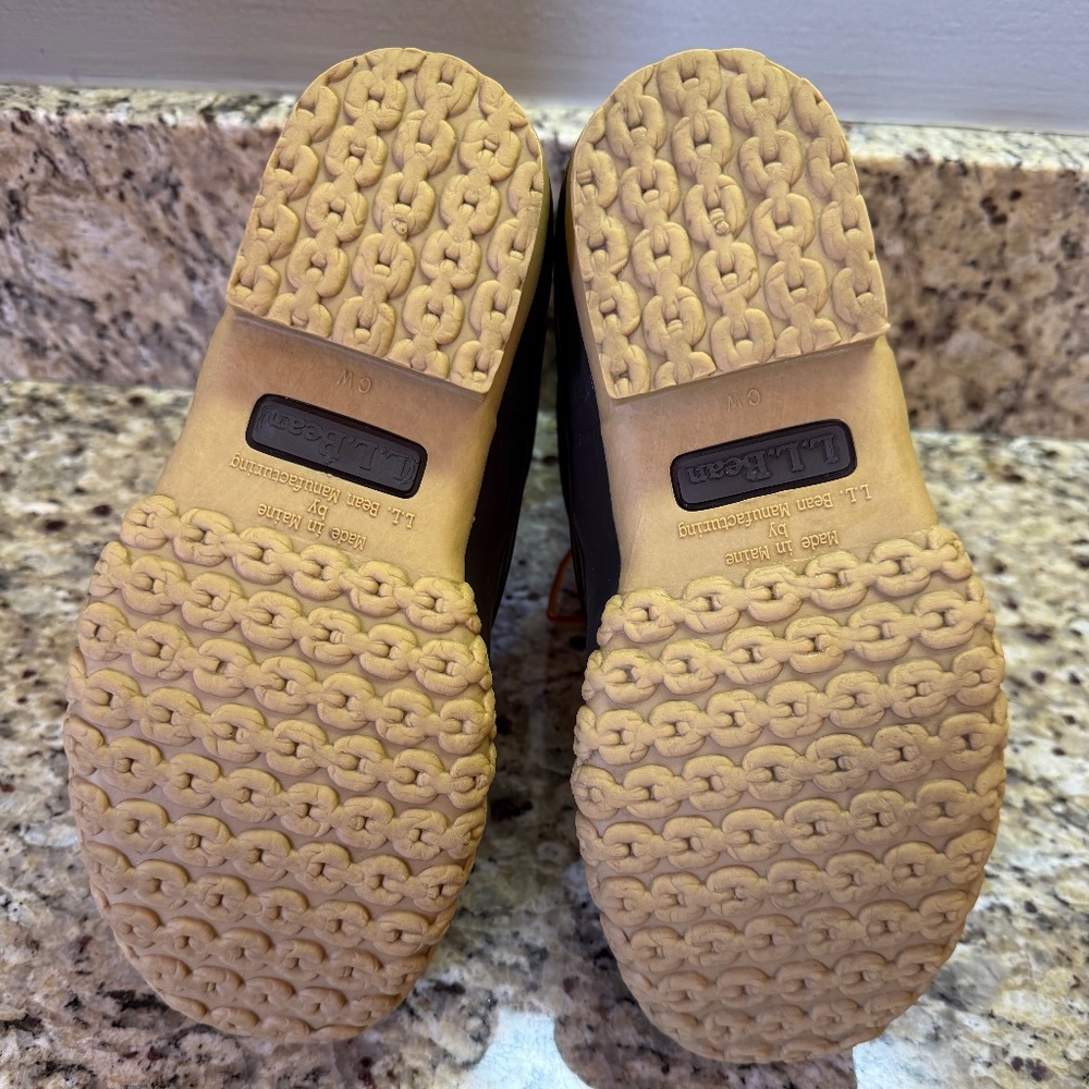 L.L.Bean Women's Gore-Tex Bean Boots, 8" Insulated, 6 WIDE - Picture 6 of 7